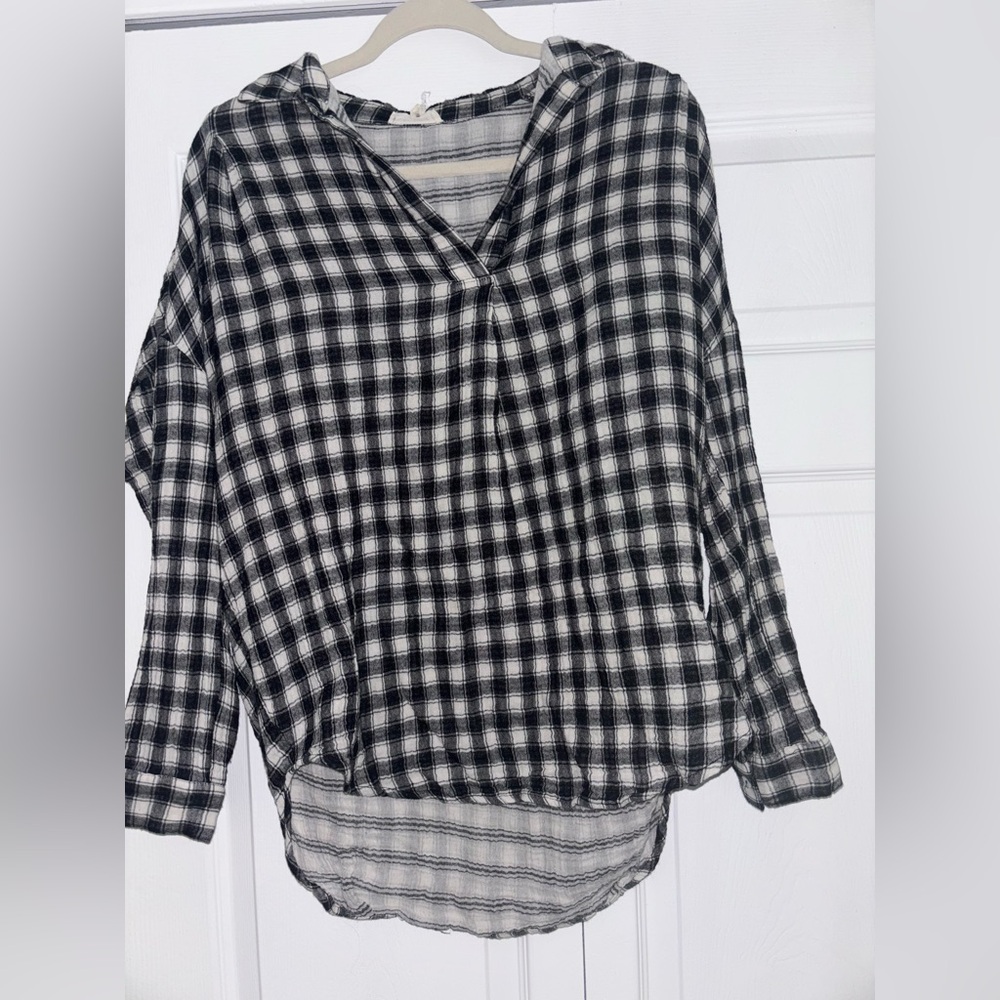 100% Cotton Black & White Plaid Women's V-Neck Top (ee:some)